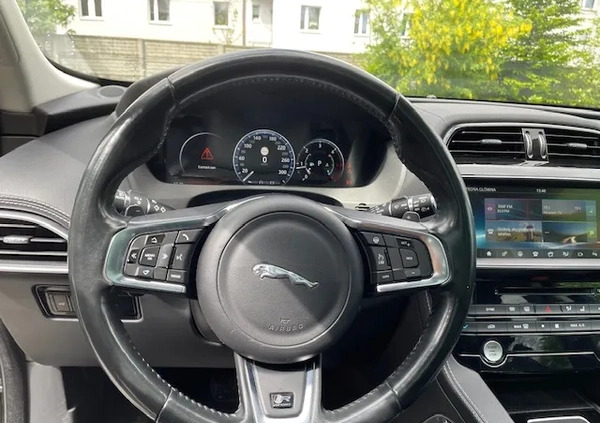 Jaguar F-Pace cena 95700 przebieg: 162000, rok produkcji 2017 z Zabrze małe 379